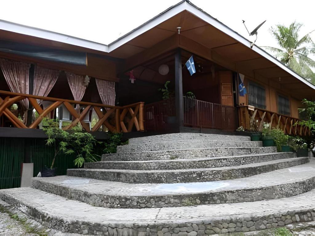 67Th Heaven Holiday Resort Lucbuan Экстерьер фото
